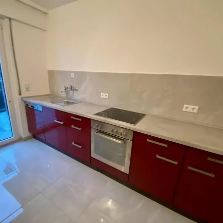 Elegant With Private Garden *