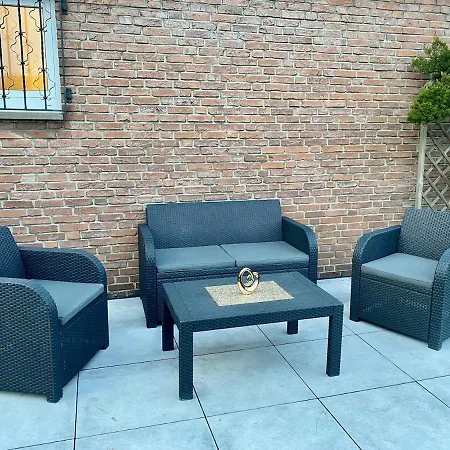 Вилла Elegant With Private Garden