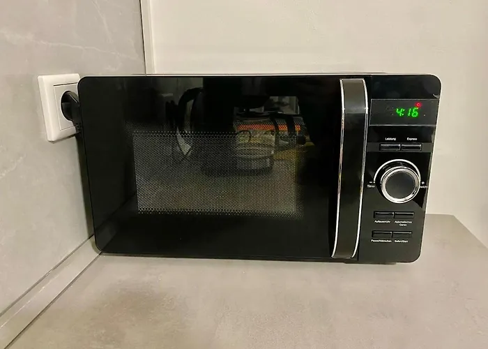 Elegant With Private Garden *