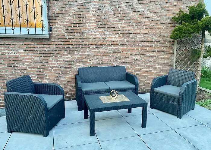 Вилла Elegant With Private Garden