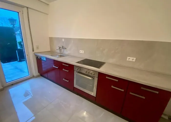 Elegant With Private Garden *